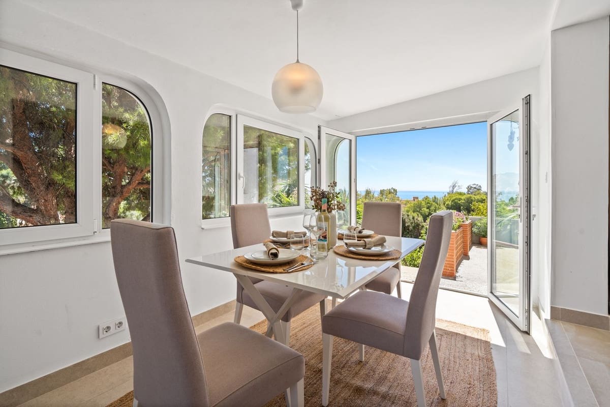 3 bedroom Villa for sale in Torreblanca del Sur with pool garage - € 1,275,000 (Ref: 9363125)