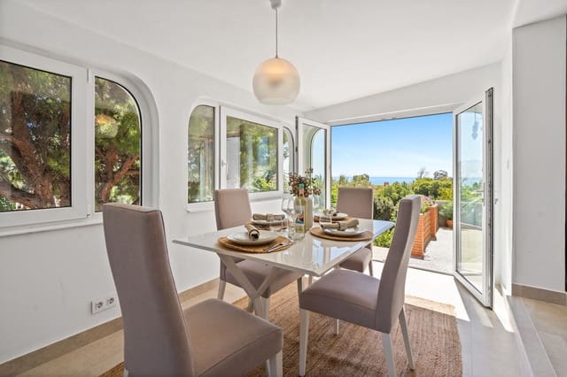 3 makuuhuone Huvila myytävänä paikassa Torreblanca del Sur, Mijas mukana uima-altaan 
autotalli - 1 275 000 € (Ref: 9363125)