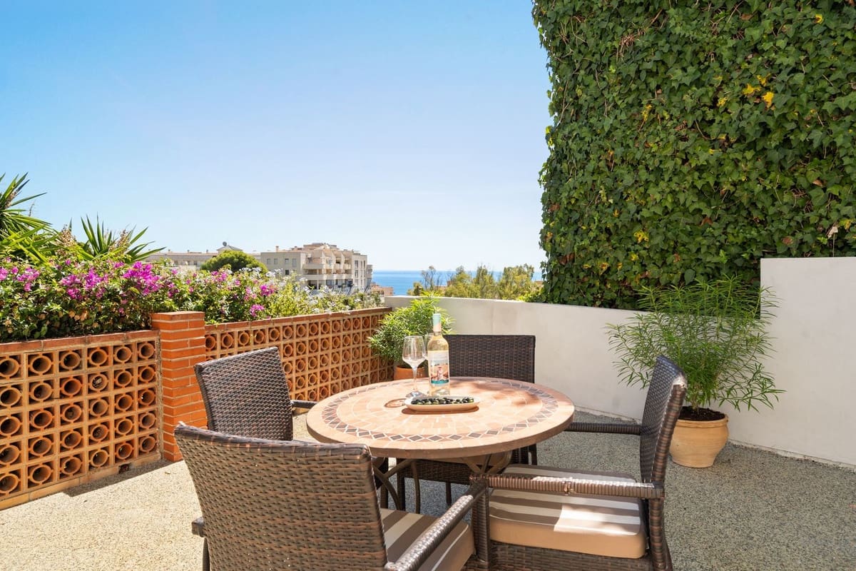 3 bedroom Villa for sale in Torreblanca del Sur with pool garage - € 1,275,000 (Ref: 9363125)