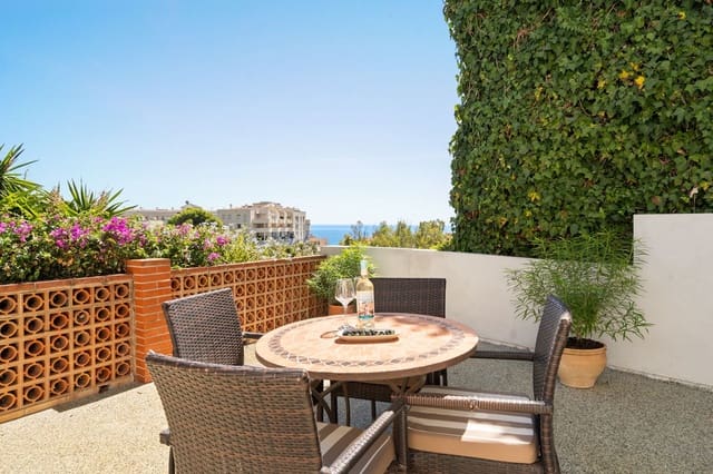 3 makuuhuone Huvila myytävänä paikassa Torreblanca del Sur, Mijas mukana uima-altaan 
autotalli - 1 275 000 € (Ref: 9363125)