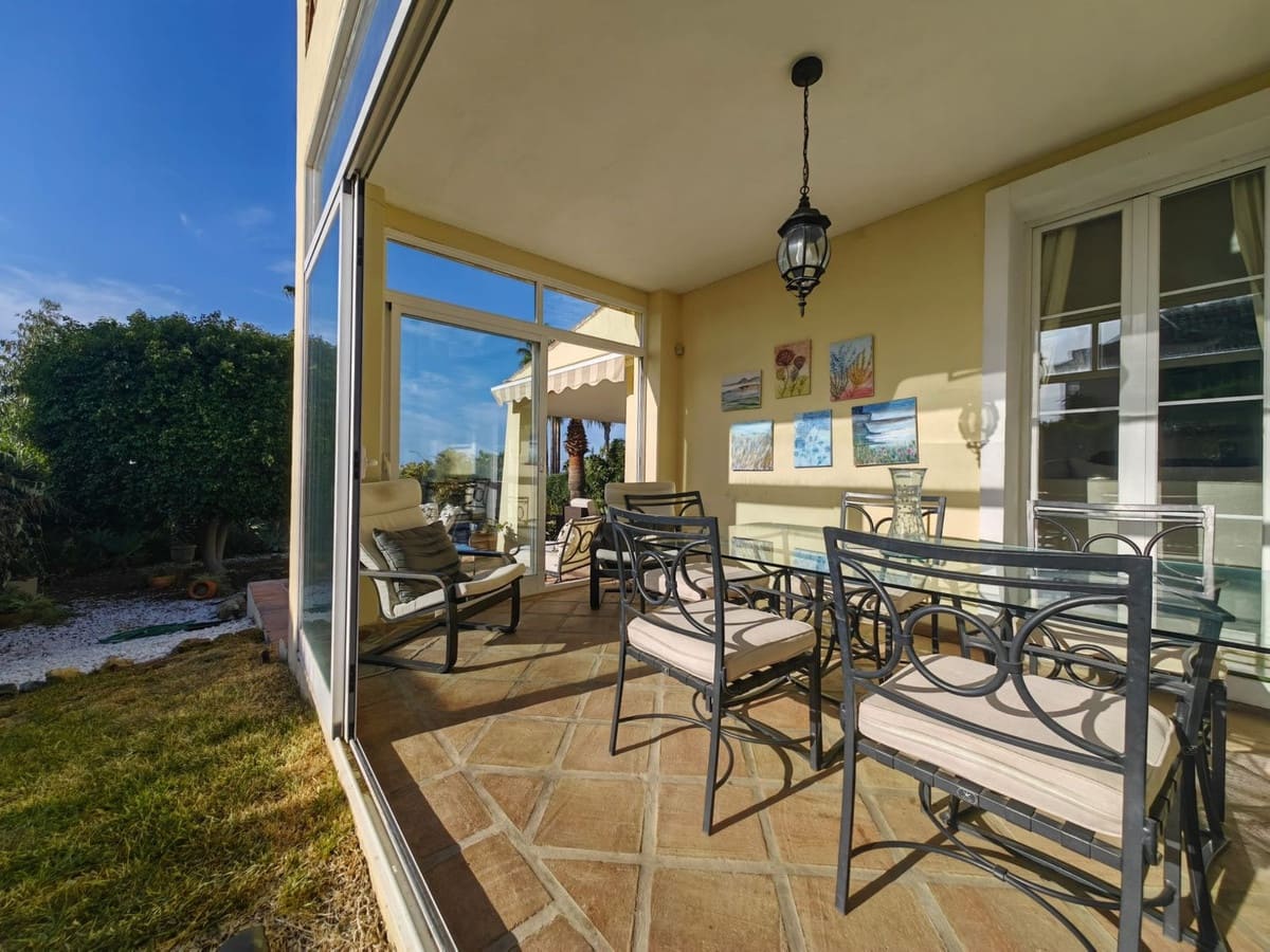 3 chambre Villa/Maison à vendre à Estepona avec piscine garage - 1 200 000 € (Ref: 9363126)