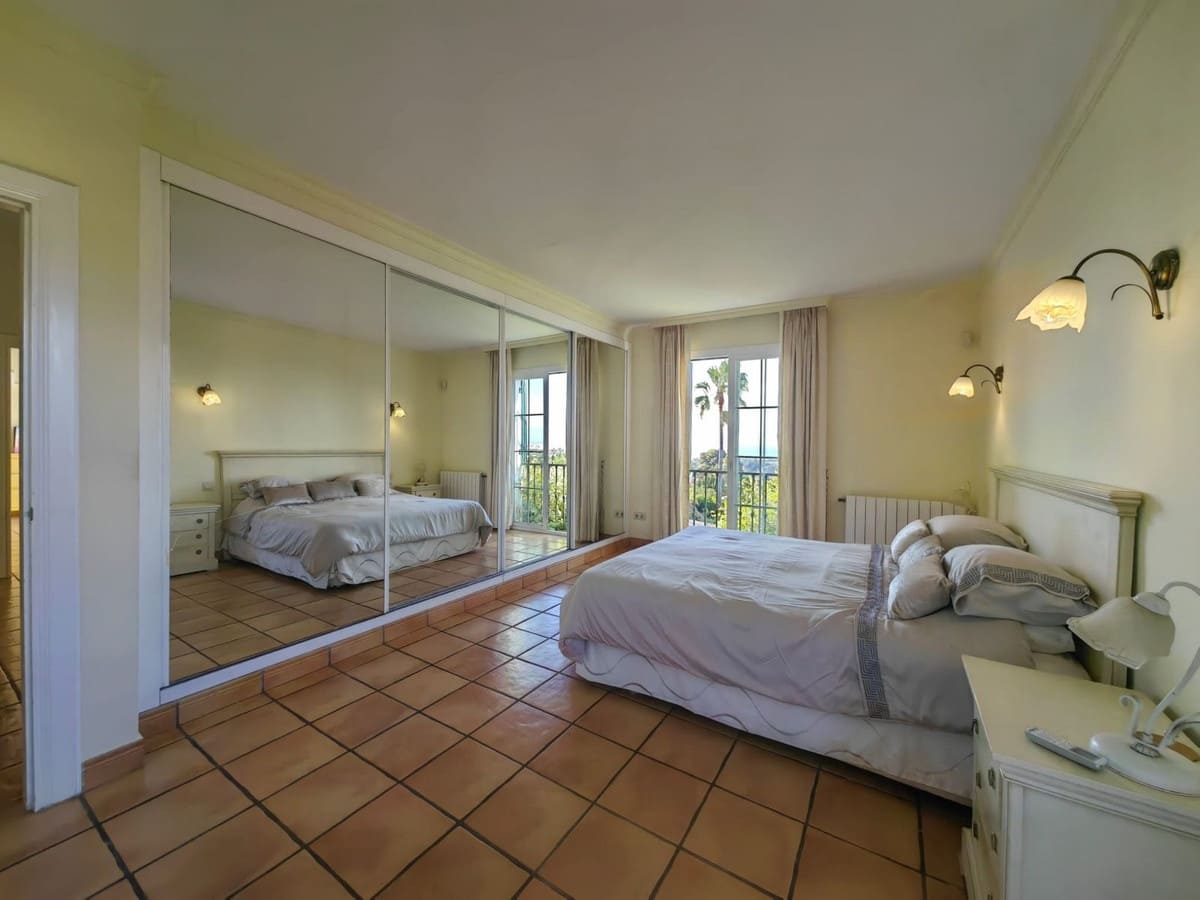 3 chambre Villa/Maison à vendre à Estepona avec piscine garage - 1 200 000 € (Ref: 9363126)