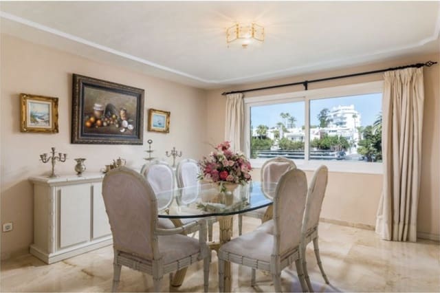 3 quarto Moradia para venda em Guadalmina Alta, Marbella com piscina garagem - 1 300 000 € (Ref: 9363294)