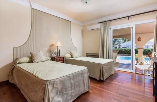 3 quarto Moradia para venda em Guadalmina Alta, Marbella com piscina garagem - 1 300 000 € (Ref: 9363294)