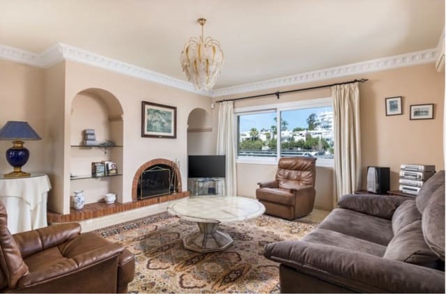 3 quarto Moradia para venda em Guadalmina Alta, Marbella com piscina garagem - 1 300 000 € (Ref: 9363294)