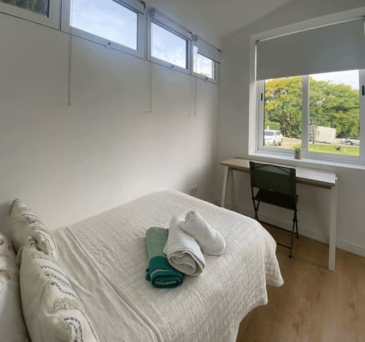 2 quarto Apartamento para venda em Estepona com piscina - 265 000 € (Ref: 9375476)