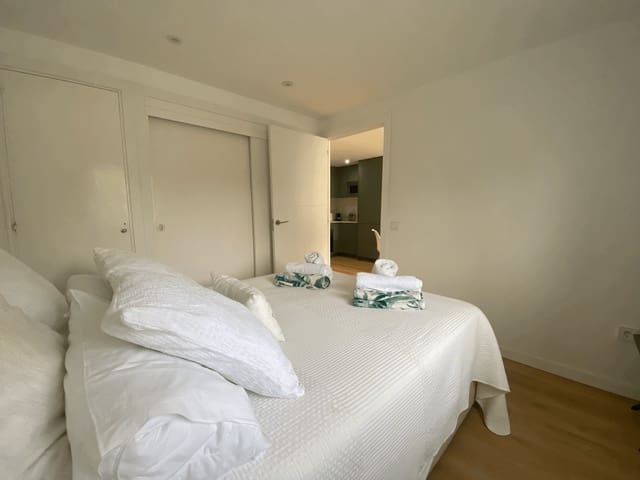 2 quarto Apartamento para venda em Estepona com piscina - 265 000 € (Ref: 9375476)