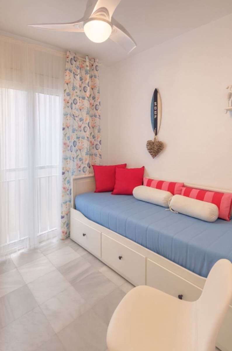 2 camera da letto Appartamento in vendita in La Duquesa / Puerto de la Duquesa - 290.000 € (Rif: 9376414)
