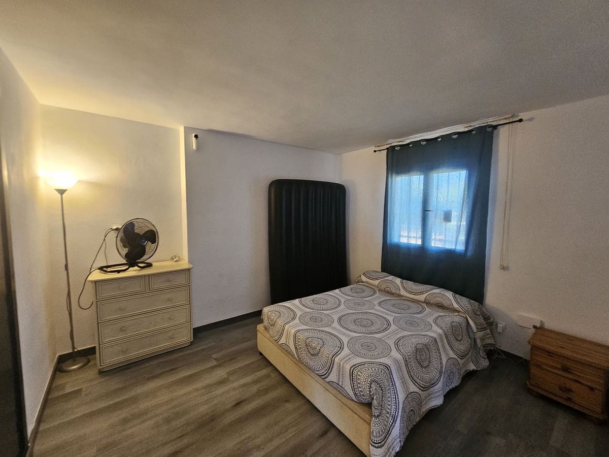 1 soverom Leilighet til salgs i Calypso med svømmebasseng - € 245 000 (Ref: 9383323)