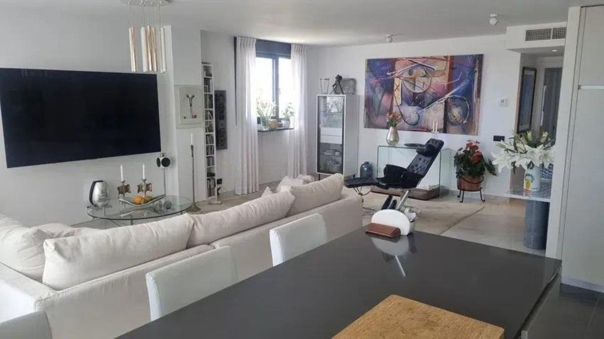 3 Zimmer Penthouse zu verkaufen in Estepona mit Pool Garage - 1.890.000 € (Ref: 9383725)