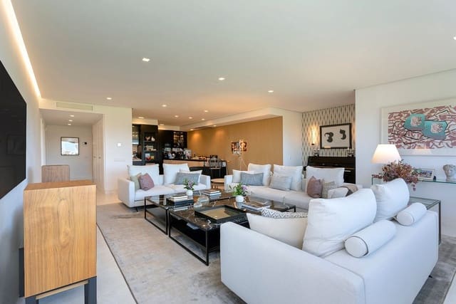 2 makuuhuone Huoneisto myytävänä paikassa Guadalmina Alta, Marbella mukana uima-altaan 
autotalli - 650 000 € (Ref: 9383727)