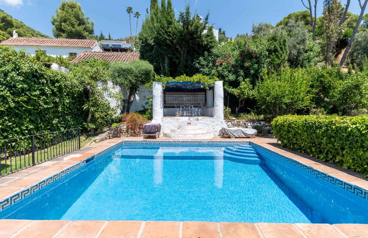 5 bedroom Villa for sale in Mijas with pool garage - € 1,450,000 (Ref: 9386204)