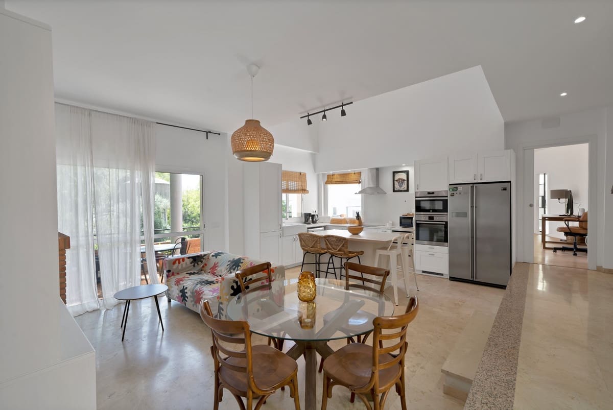 5 bedroom Villa for sale in Torremuelle with pool - € 735,000 (Ref: 9386471)