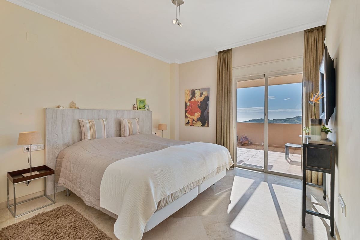 2 bedroom Penthouse for sale in La Mairena with pool - € 395,000 (Ref: 9398737)