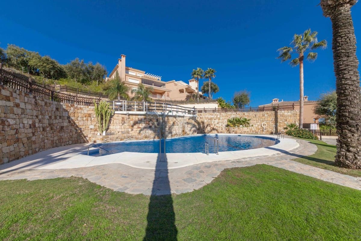2 bedroom Penthouse for sale in La Mairena with pool - € 395,000 (Ref: 9398737)