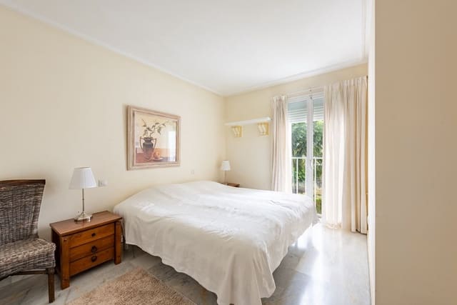 2 bedroom Apartment for sale in Estepona with pool garage - € 395,000 (Ref: 9399654)