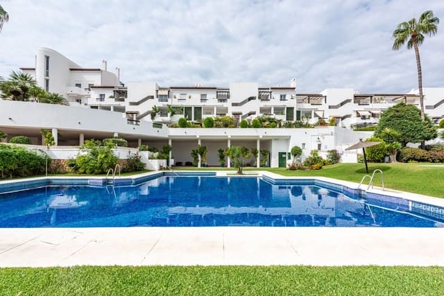 2 bedroom Apartment for sale in Estepona with pool garage - € 395,000 (Ref: 9399654)