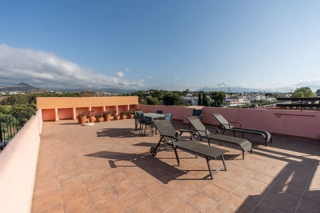 2 soverom Penthouse til salgs i El Paraiso, Estepona med svømmebasseng garasje - € 360 000 (Ref: 9399655)