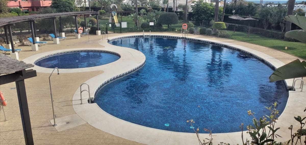 2 bedroom Apartment for sale in Bel-Air with pool garage - € 335,000 (Ref: 9399657)