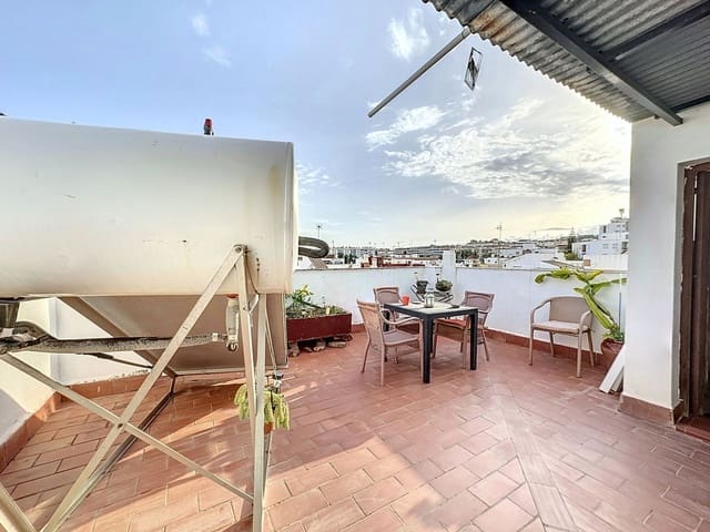 5 makuuhuone Omakotitalo myytävänä paikassa Centro, Estepona - 565 000 € (Ref: 9401965)