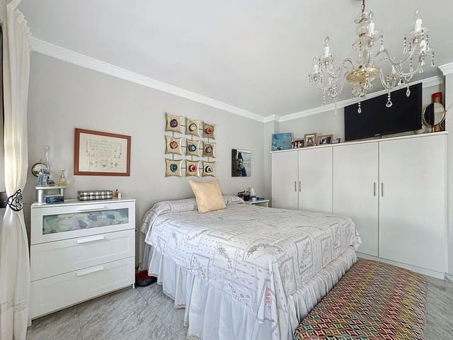 5 makuuhuone Omakotitalo myytävänä paikassa Centro, Estepona - 565 000 € (Ref: 9401965)