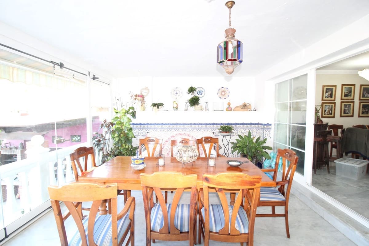 5 Zimmer Haus zu verkaufen in Estepona mit Pool Garage - 550.000 € (Ref: 9401966)