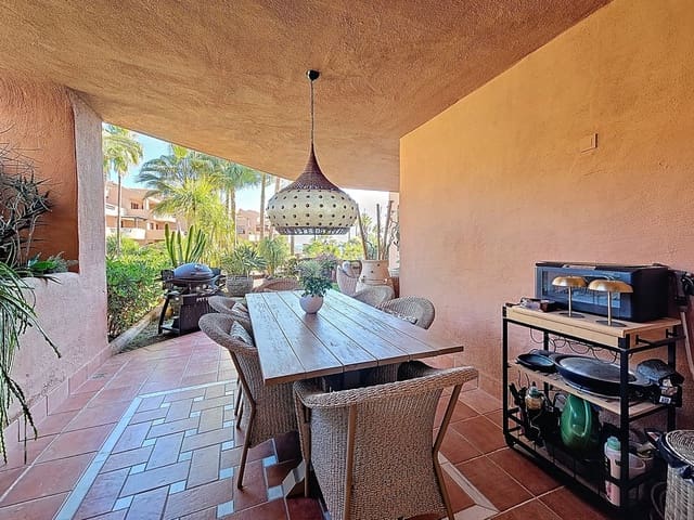 3 quarto Apartamento para venda em Estepona com piscina garagem - 1 200 000 € (Ref: 9410054)