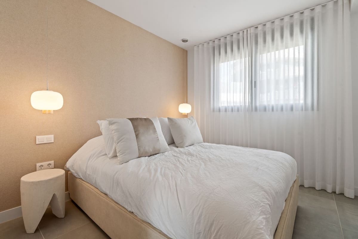 3 quarto Penthouse para venda em Estepona com piscina garagem - 925 000 € (Ref: 9410056)