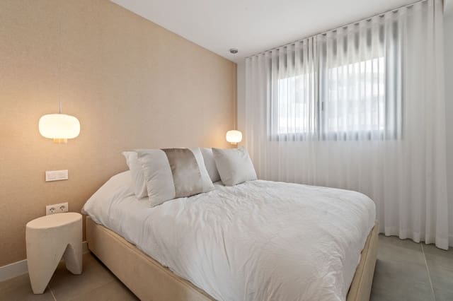 3 quarto Penthouse para venda em Estepona com piscina garagem - 925 000 € (Ref: 9410056)