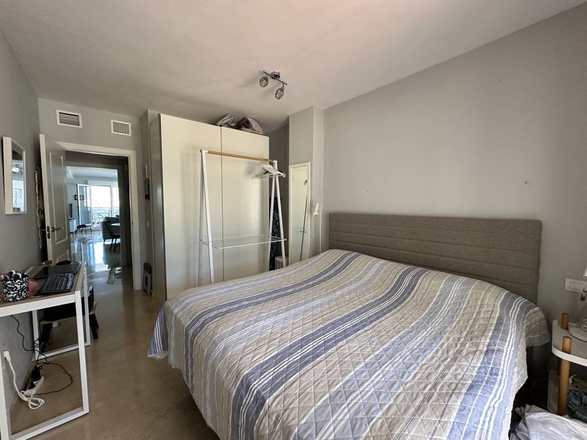 2 soveværelse Lejlighed til salg i La Duquesa / Puerto de la Duquesa med swimmingpool - € 315.000 (Ref: 9415080)