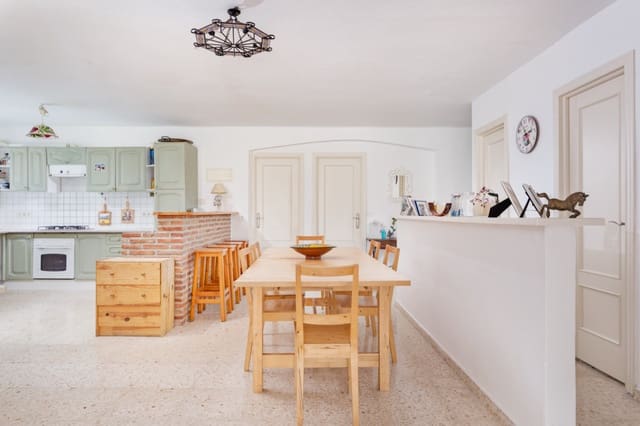 3 quarto Quinta/Casa Rural para venda em El Padrón, Estepona com piscina garagem - 650 000 € (Ref: 9415185)