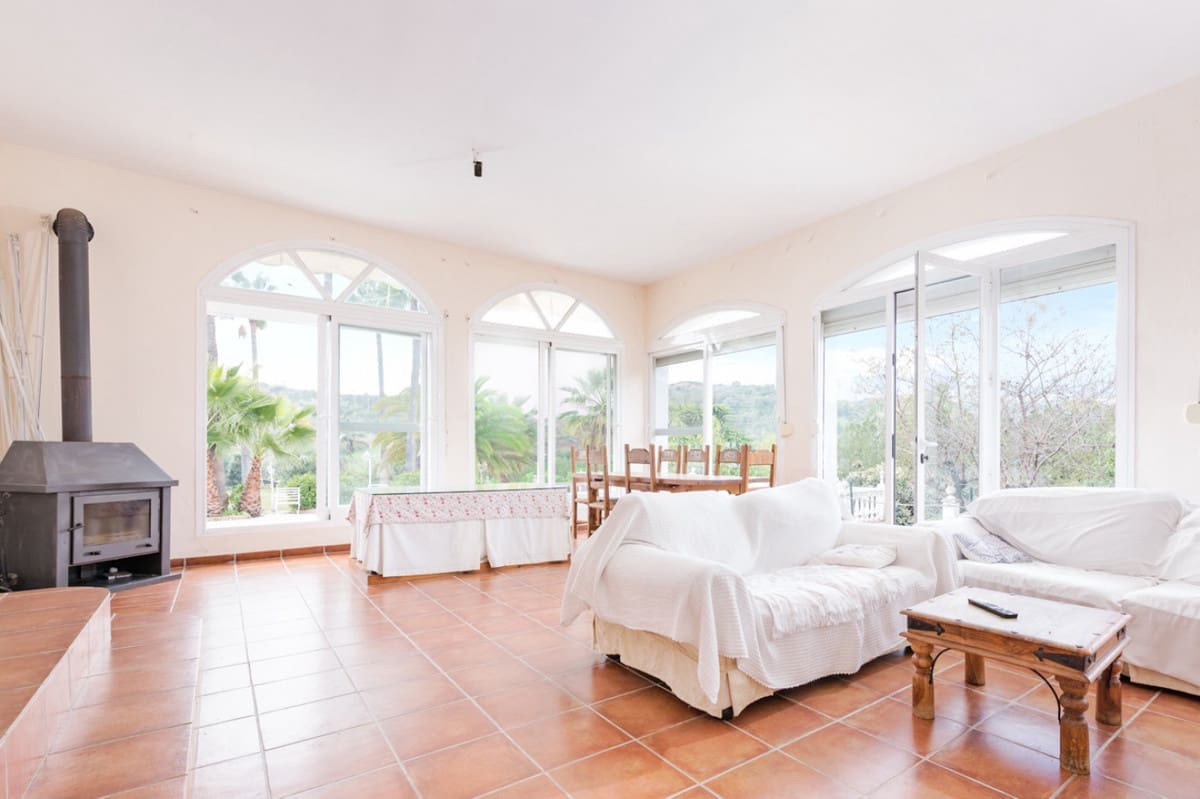 3 soveværelse Finca/Landehus til salg i El Padron med swimmingpool garage - € 650.000 (Ref: 9415185)