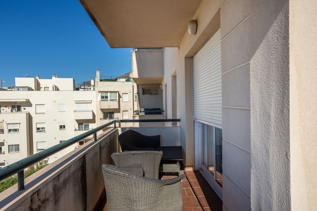 3 quarto Apartamento para venda em Estepona com piscina garagem - 485 000 € (Ref: 9415188)