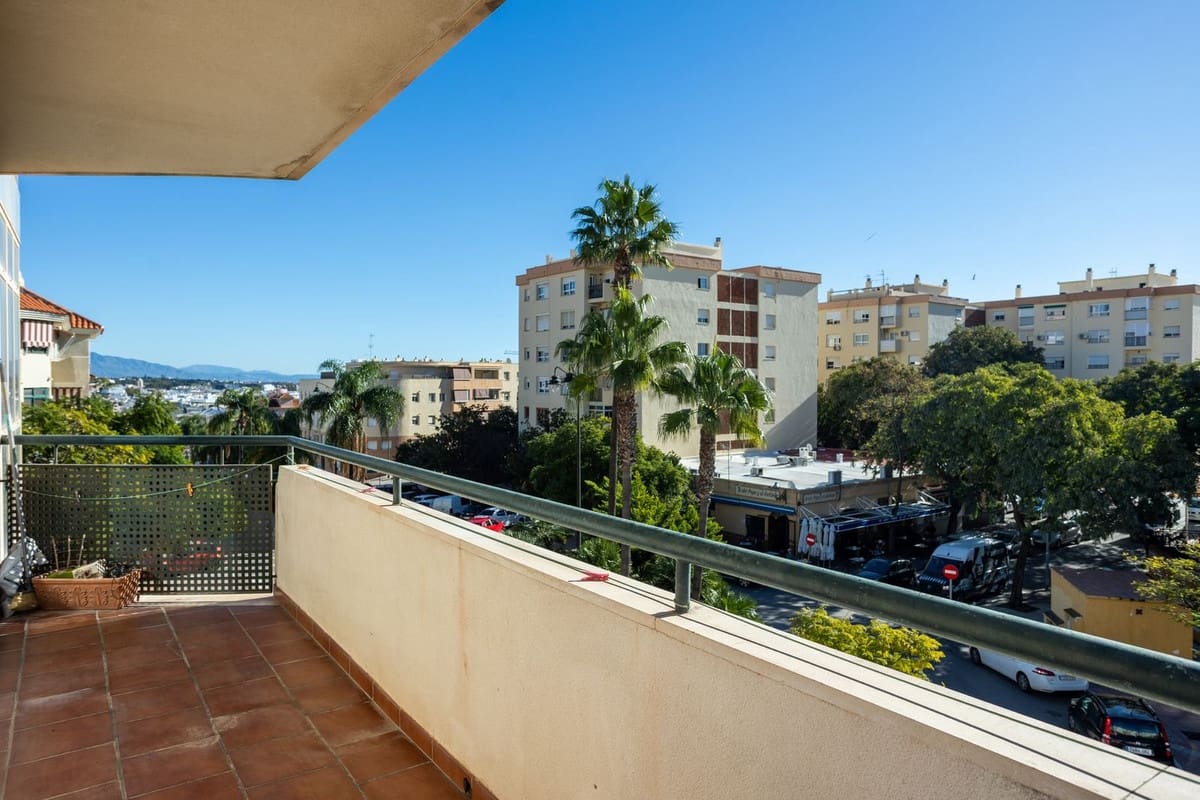 3 quarto Apartamento para venda em Estepona com piscina garagem - 485 000 € (Ref: 9415188)