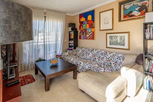 3 quarto Apartamento para venda em Estepona com piscina garagem - 485 000 € (Ref: 9415188)