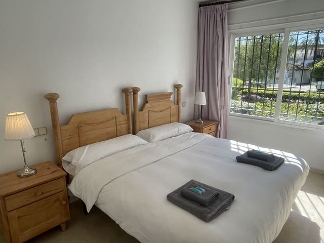 2 quarto Apartamento para venda em Estepona com piscina - 390 000 € (Ref: 9415190)