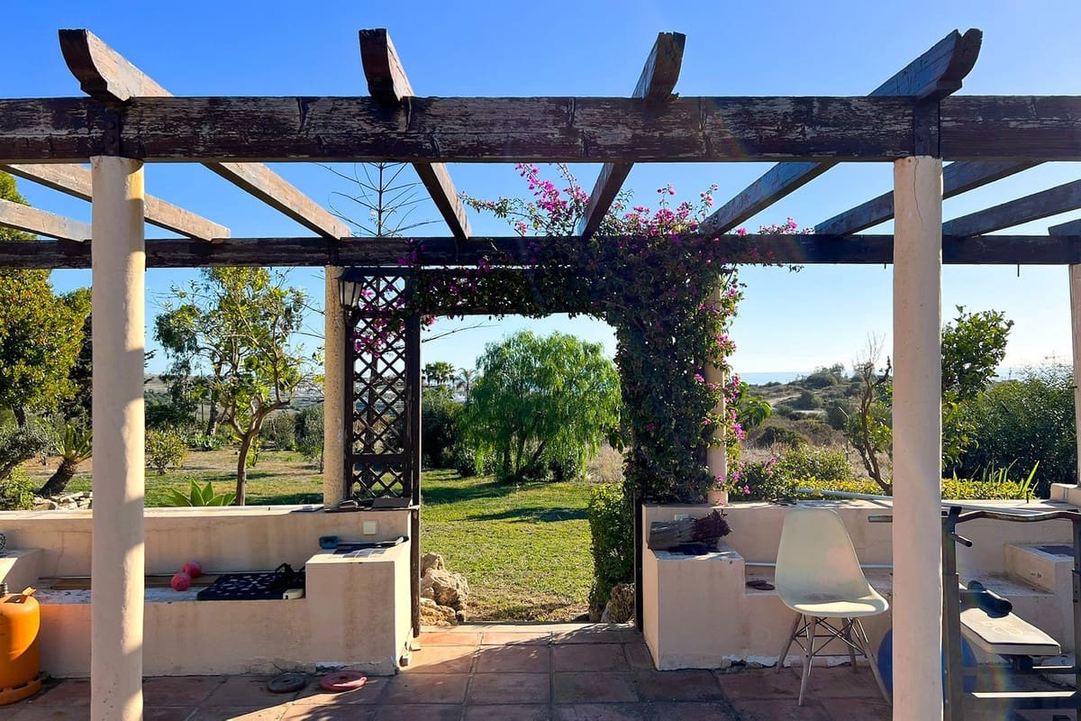 4 quarto Moradia para venda em Estepona com piscina garagem - 1 800 000 € (Ref: 9420655)