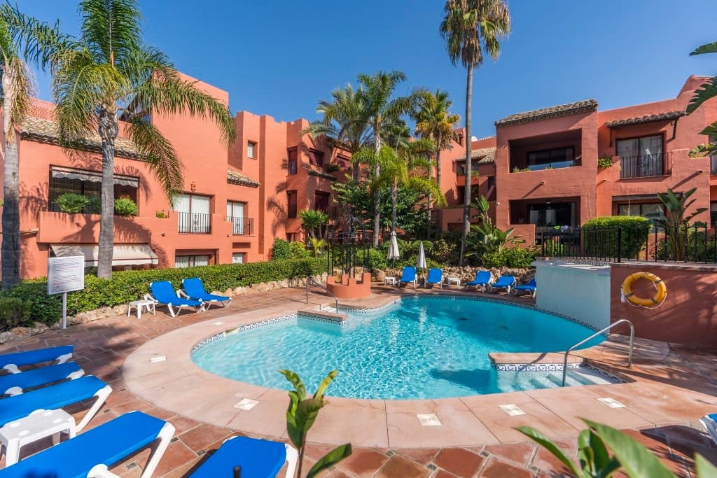 3 Zimmer Apartment zu verkaufen in Marbella mit Pool - 625.000 € (Ref: 9424115)