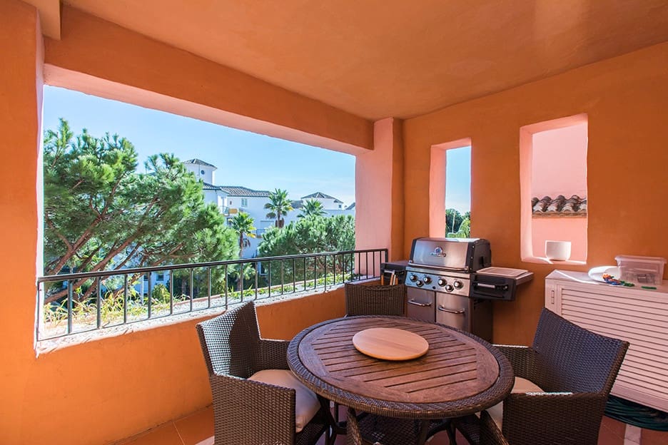 3 Zimmer Apartment zu verkaufen in Marbella mit Pool - 625.000 € (Ref: 9424115)