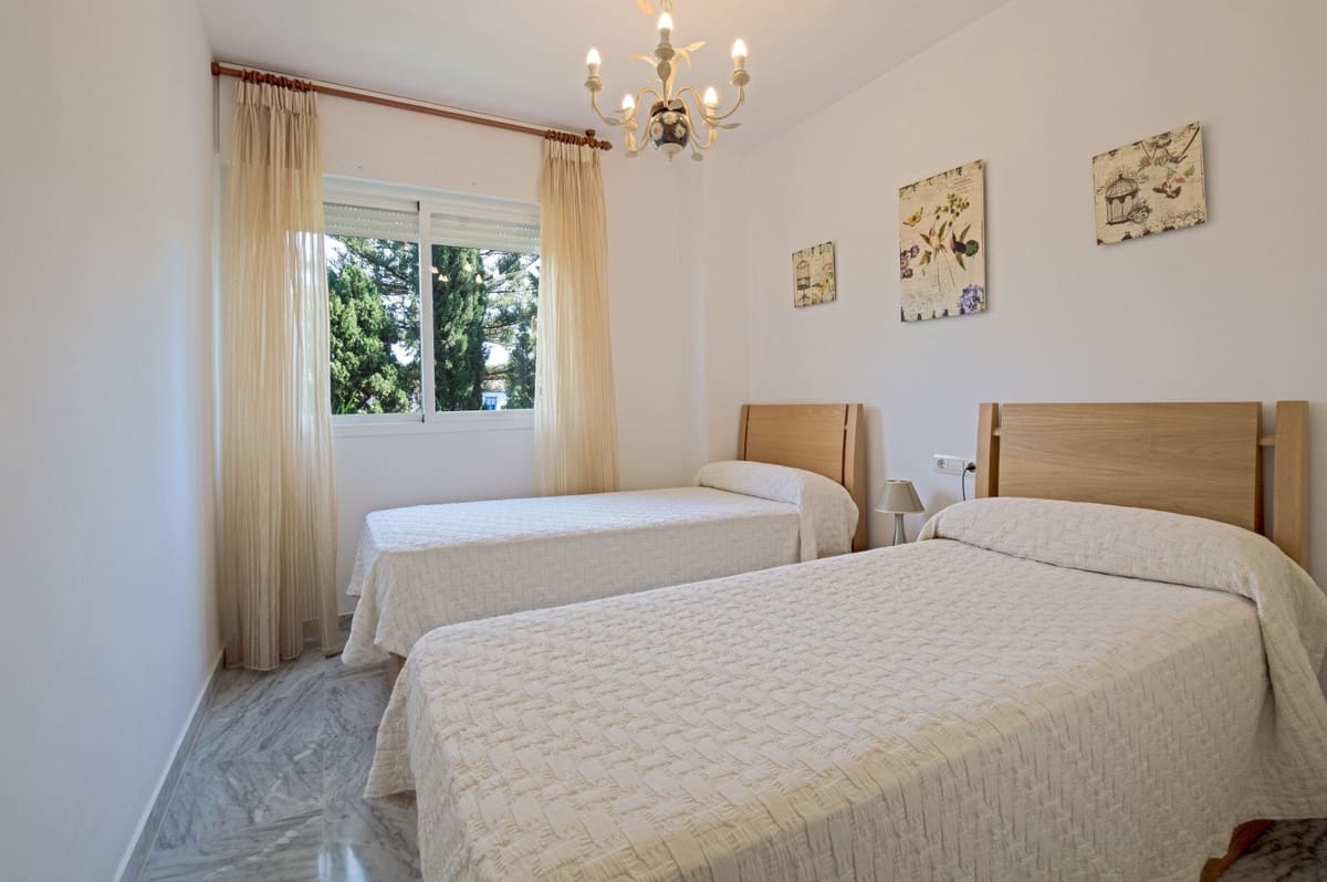 3 soveværelse Lejlighed til salg i San Pedro de Alcantara med swimmingpool garage - € 600.000 (Ref: 9424116)