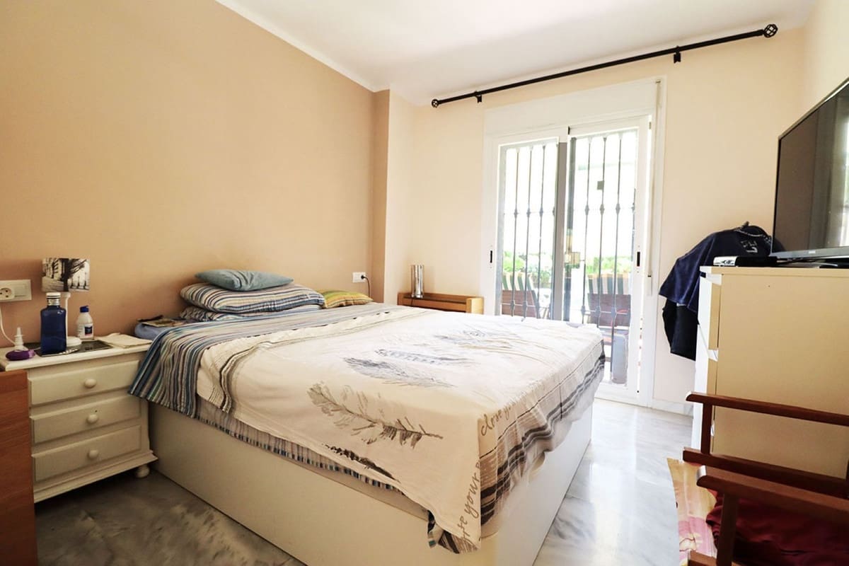 3 makuuhuone Huoneisto myytävänä paikassa Riviera del Sol mukana uima-altaan 
autotalli - 349 000 € (Ref: 9424119)