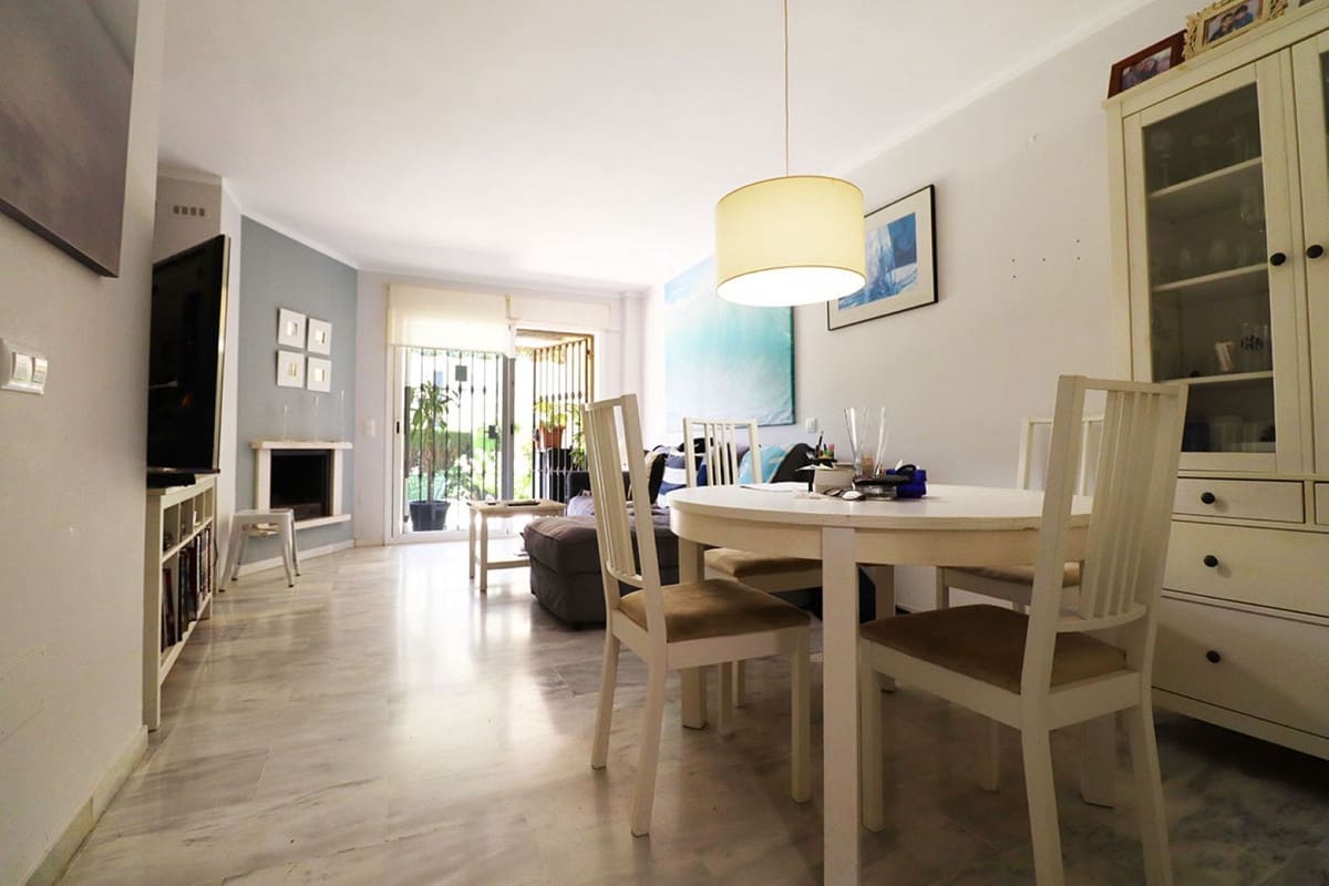 3 makuuhuone Huoneisto myytävänä paikassa Riviera del Sol mukana uima-altaan 
autotalli - 349 000 € (Ref: 9424119)