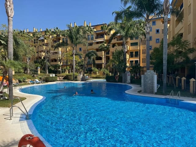 Apartamento de 3 habitaciones en San Pedro de Alcantara, Marbella en venta con piscina garaje - 570.000 € (Ref: 9424177)