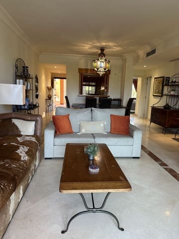 2 soveværelse Lejlighed til salg i San Pedro de Alcantara, Marbella med swimmingpool garage - € 795.000 (Ref: 9424178)