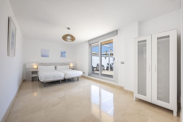 2 chambre Appartement à vendre à San Pedro de Alcantara, Marbella avec piscine garage - 769 000 € (Ref: 9424179)