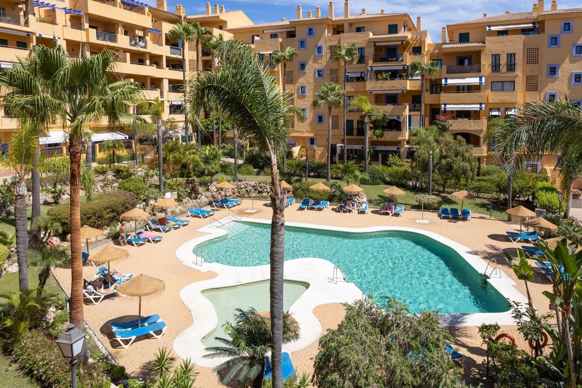 2 Zimmer Apartment zu verkaufen in San Pedro de Alcantara mit Pool Garage - 580.000 € (Ref: 9425336)