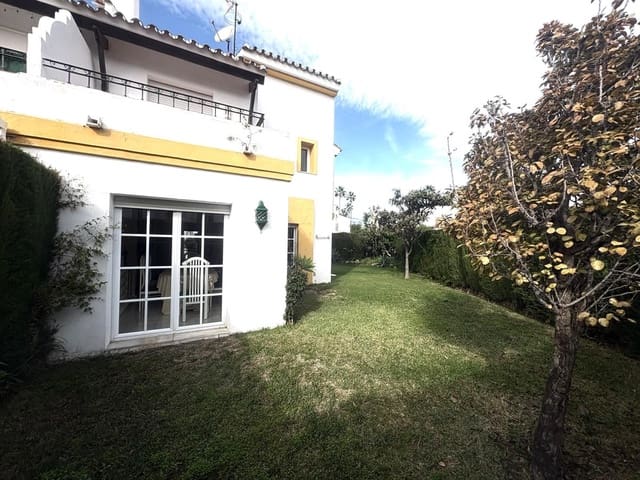 5 soveværelse Byhus til salg i Cancelada, Estepona med swimmingpool - € 695.000 (Ref: 9425371)