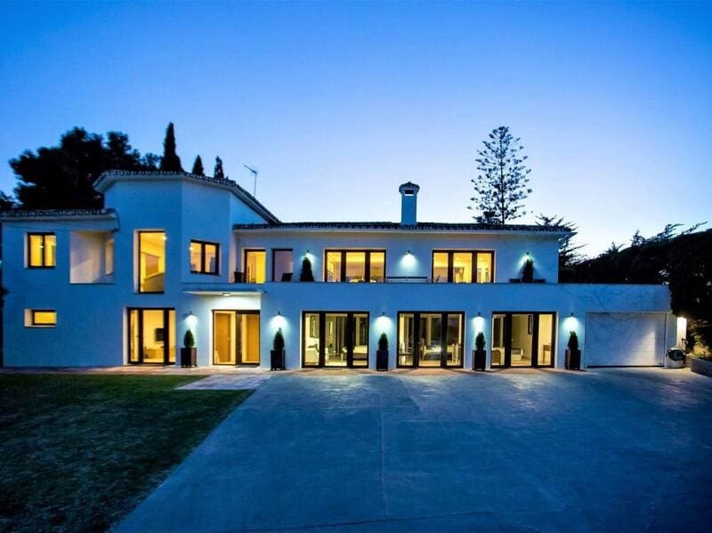 8 Zimmer Villa zu verkaufen in San Pedro de Alcantara mit Pool Garage - 3.000.000 € (Ref: 9425372)