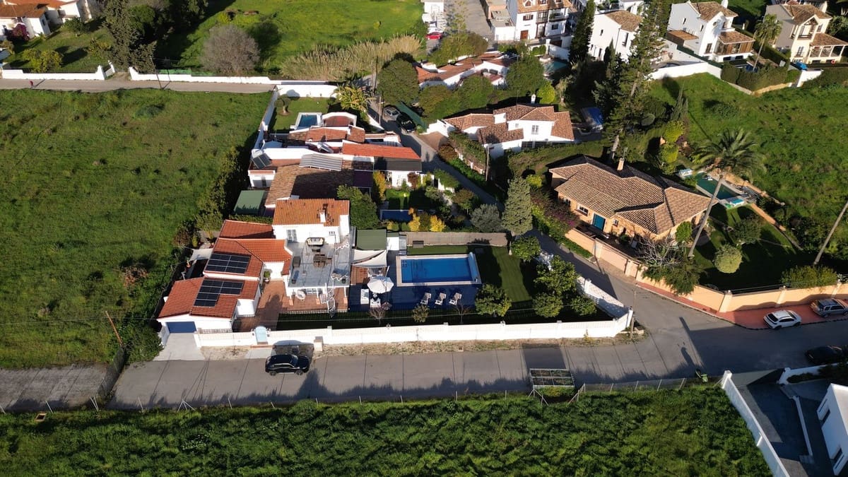 4 soverom Villa til salgs i San Pedro de Alcantara med svømmebasseng garasje - € 1 400 000 (Ref: 9425373)