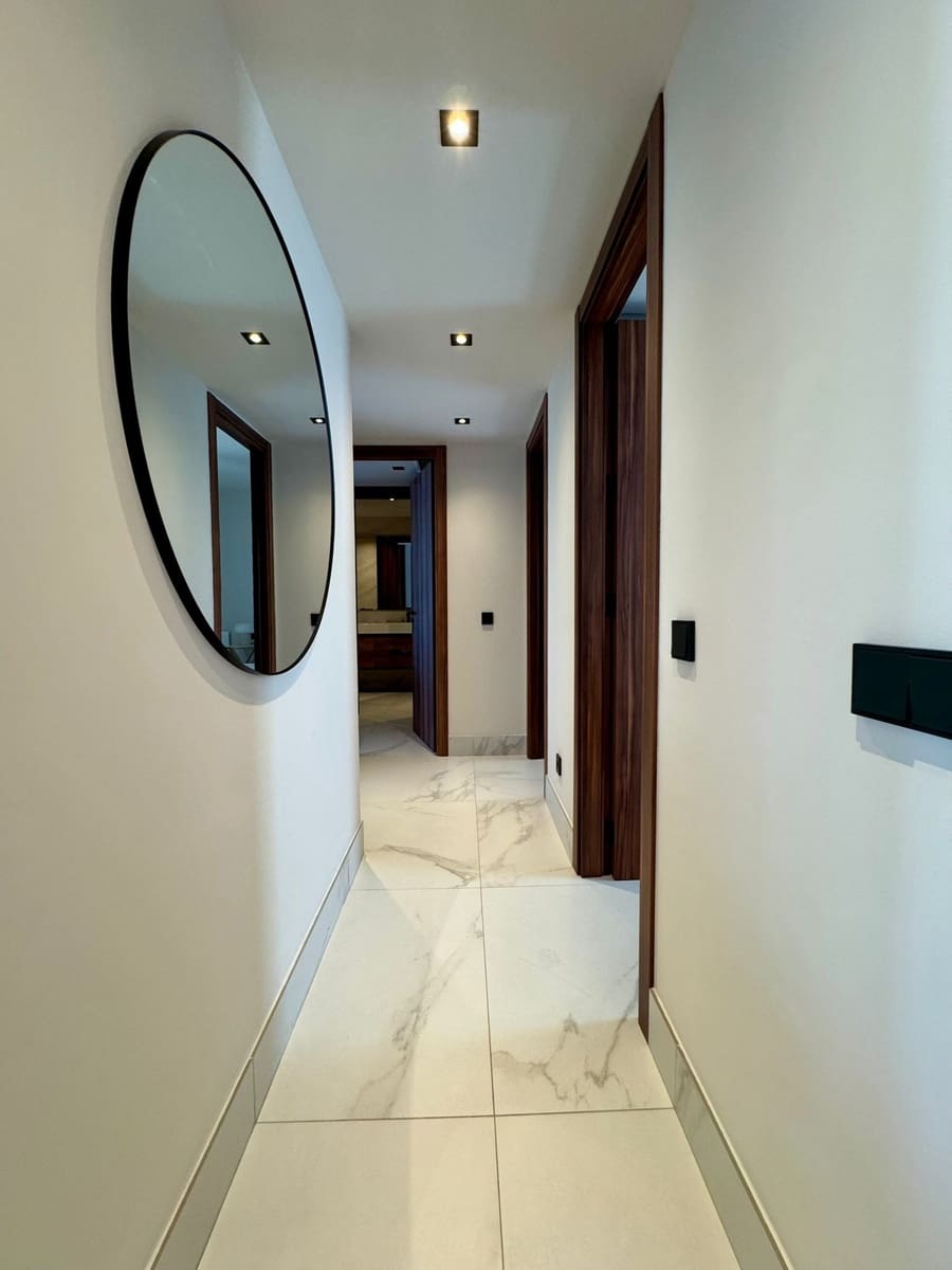 3 bedroom Apartment for sale in San Pedro de Alcantara with pool garage - € 1,150,000 (Ref: 9425374)